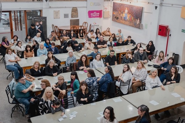 mujeres bibliotecas