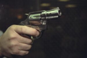 revolver mano