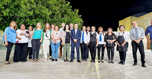 brindando servicios