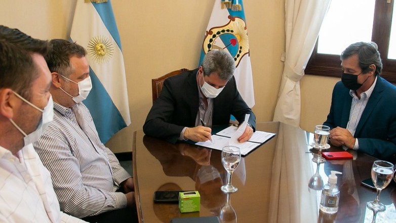 uñac