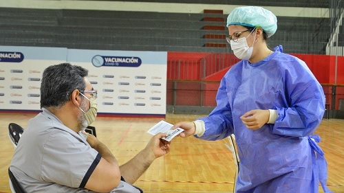 enfermera vacuna certificado