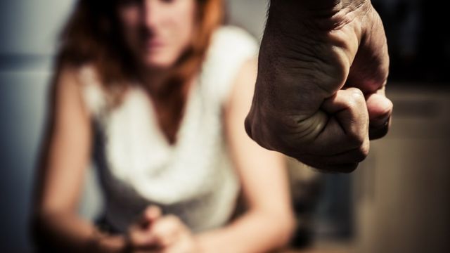 golpe mujer