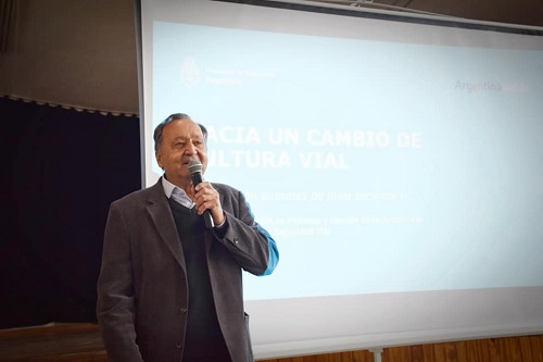 Sanchez microfono 3