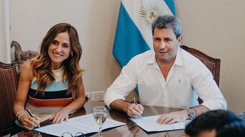 Uñac Tolosa firma