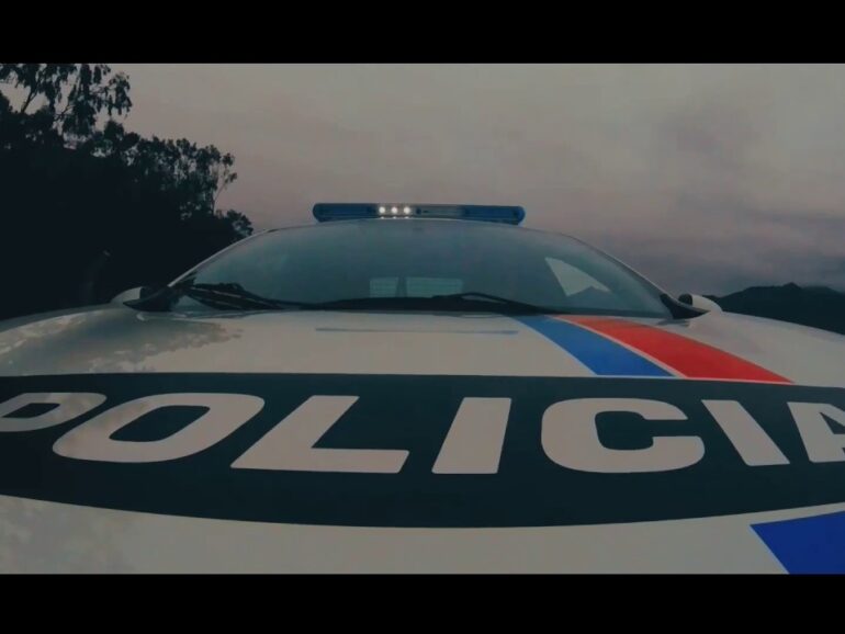 auto policia 2