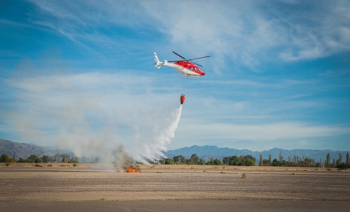avion apaga fuego