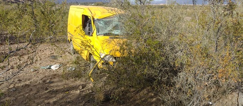 choque camioneta amarilla