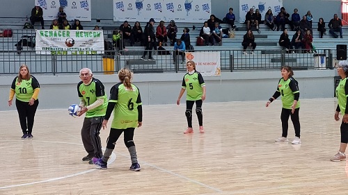 mayores jugando