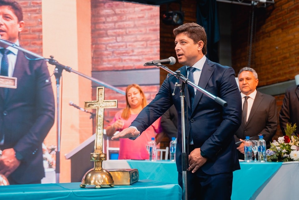 Juan Jose Orrego asumiendo