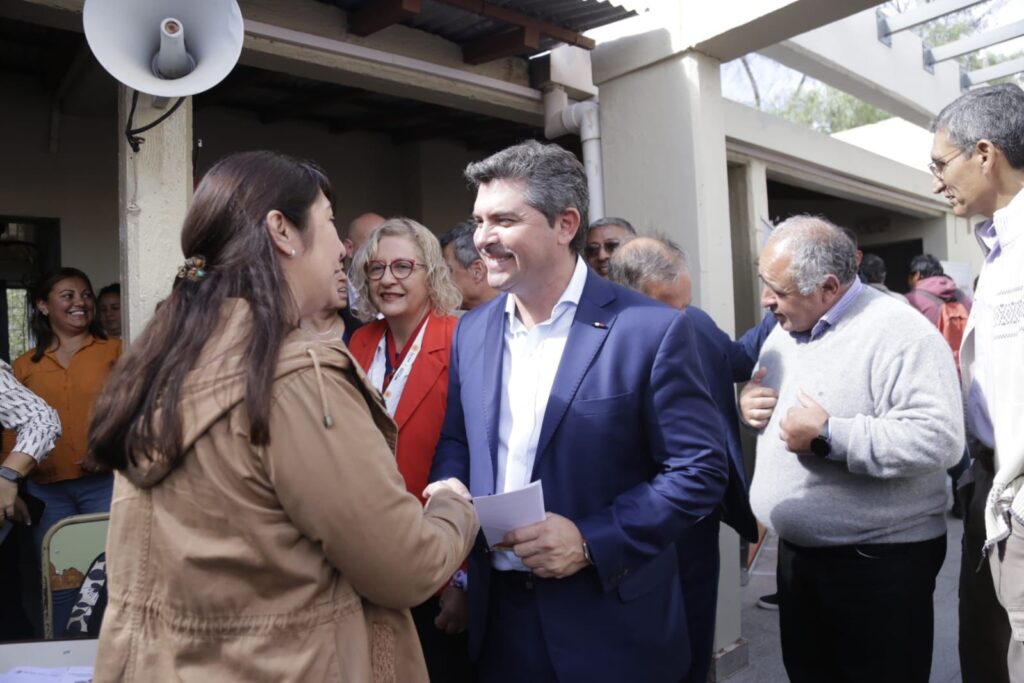 Orrego entrega