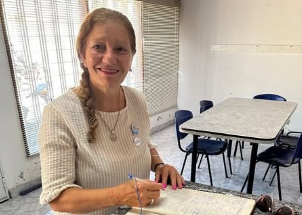 {1969015B-E496-47B4-8F4D-04AAF30D353A}