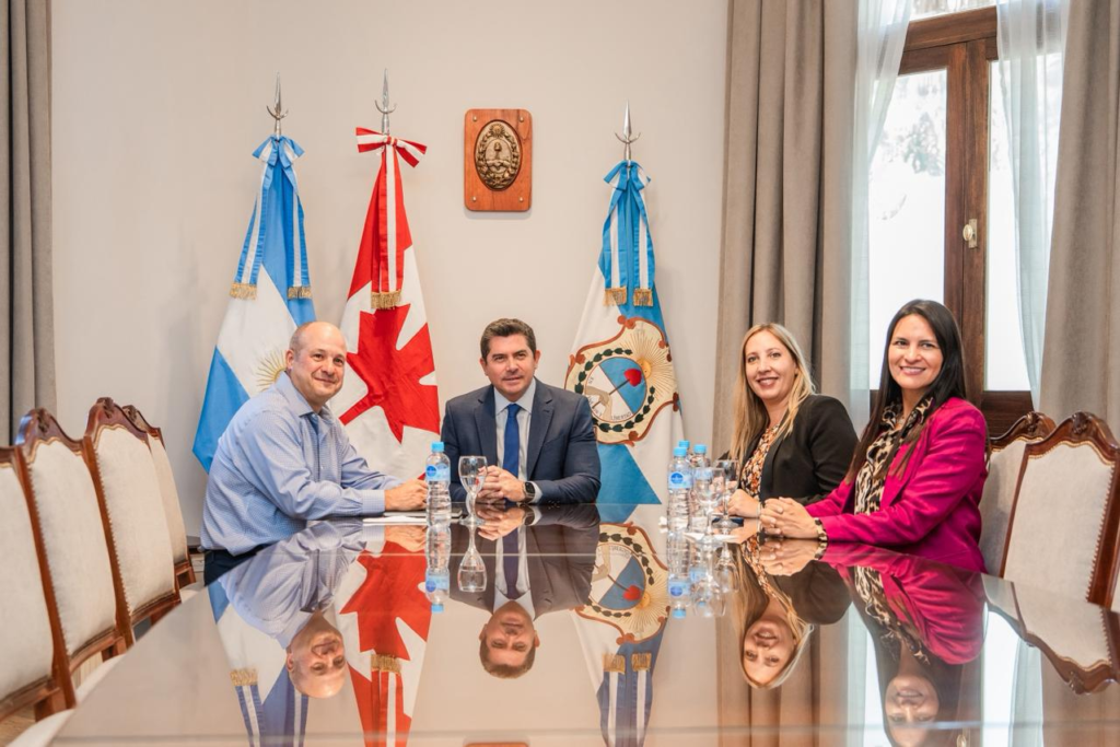 Orrego embaja