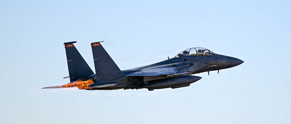 caza bombardero