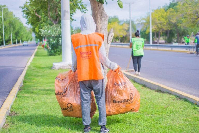 empleado riv basura
