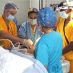 Cirugías del tamaño de una nuez: intervenir corazones y órganos en bebés prematuros