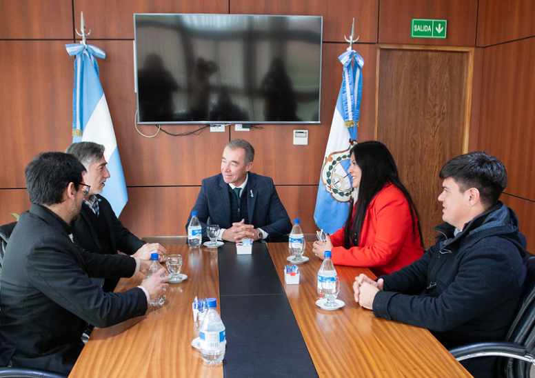 El vicegobernador Fabián Martín recibió al representante regional de Registrar Corp