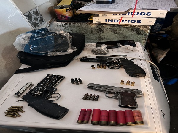 Allanamiento en Chimbas por una serie de robos en Rivadavia: secuestraron armas, municiones y plantas de marihuana