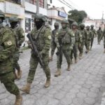Ecuador impondrá nuevo toque de queda en cinco provincias en el feriado de noviembre para combatir al crimen